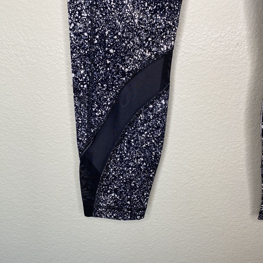 Lululemon leggings black mesh spots Sz 4 pockets - Picture 2 of 7